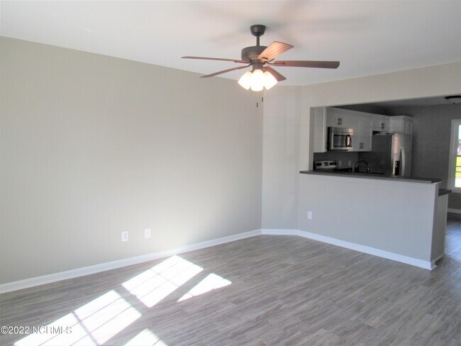 Foto del edificio - 116 Cornerstone Dr