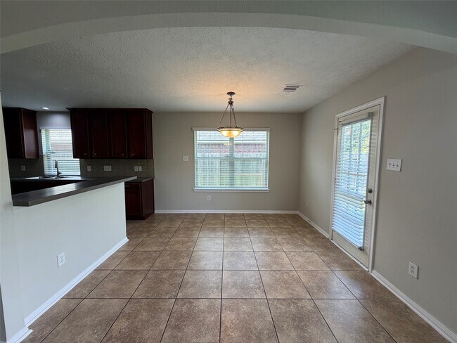 Foto del edificio - 3715 Humble Dr
