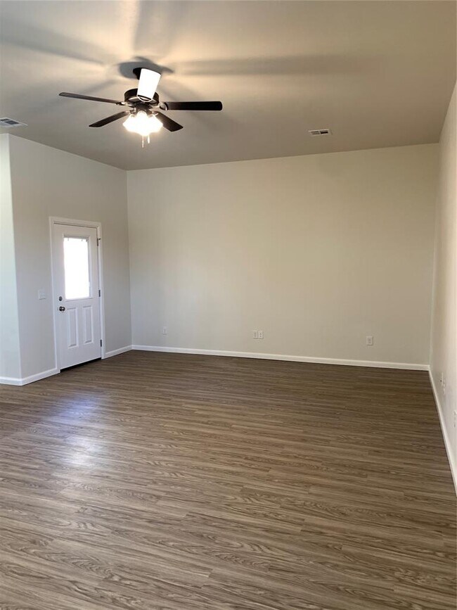 Foto del edificio - 3341 Enclave Pl