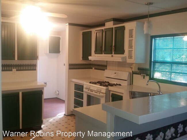 Building Photo - 3 br, 2 bath House - 15 Michelle Dr