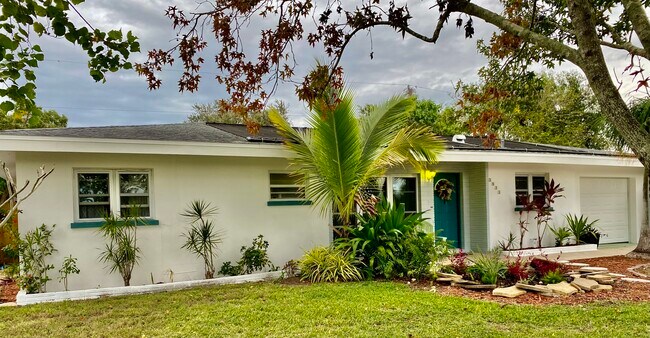 Building Photo - 3533 Roxane Blvd