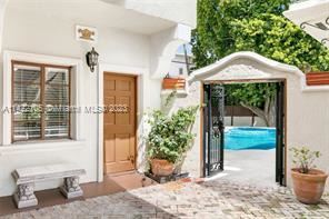 Building Photo - 5 br, 5.5 bath House - NAUTILUS
