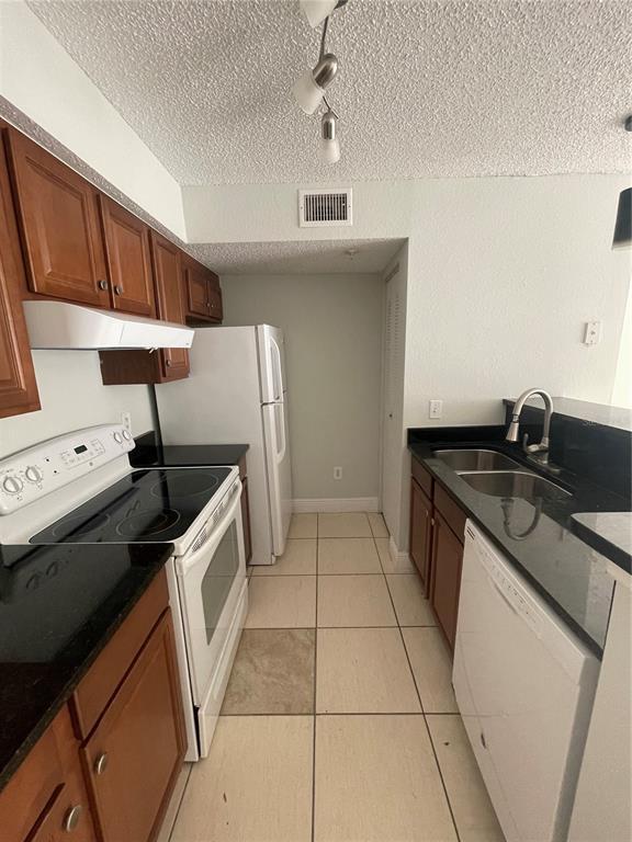 Foto del edificio - 2214 Grand Cayman Ct