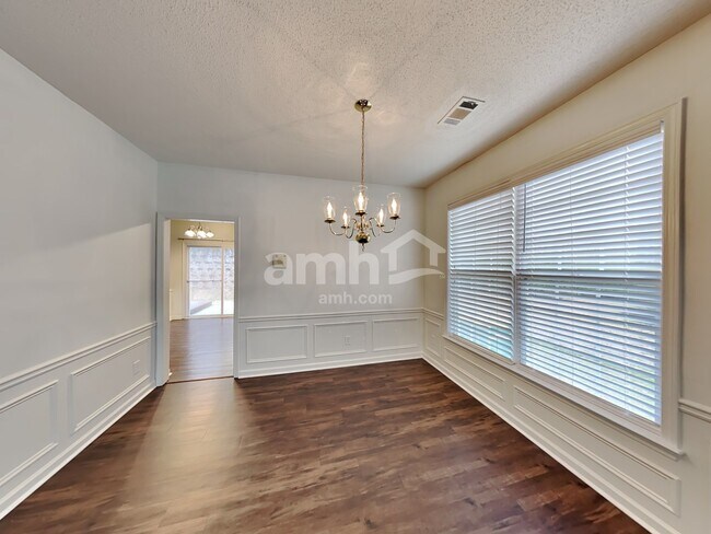 Building Photo - 349 Burdock Trce
