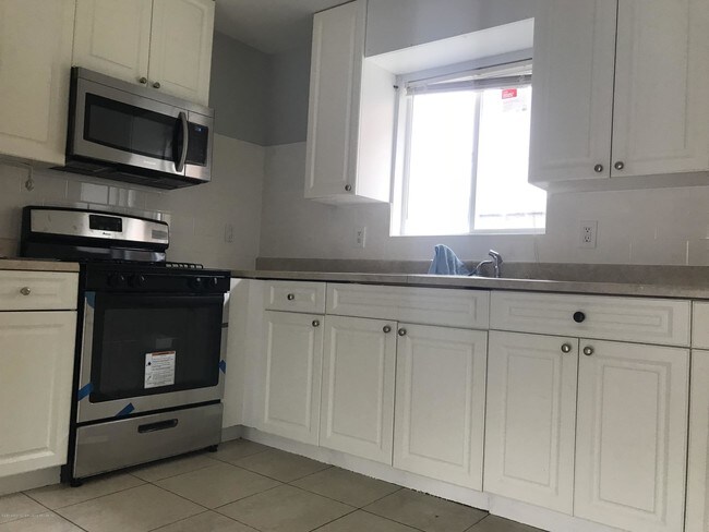 Foto del edificio - 73 Arlington Pl