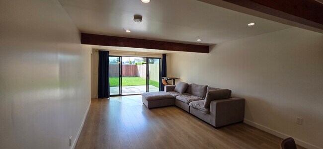 Foto del edificio - 1403 N Rose St