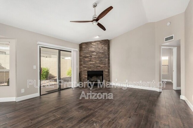 Building Photo - 3306 E Taro Ln