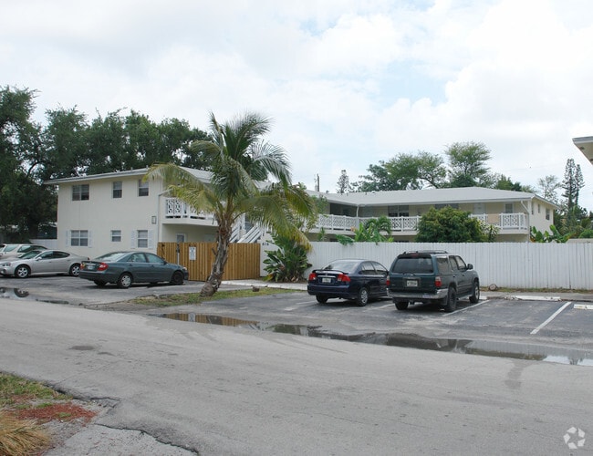 Building Photo - Sea Diamond Apartments