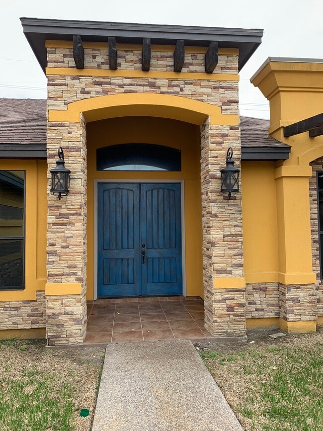 Building Photo - 3107 Conde Dr
