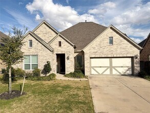 Building Photo - 6610 Lake Oasis Dr