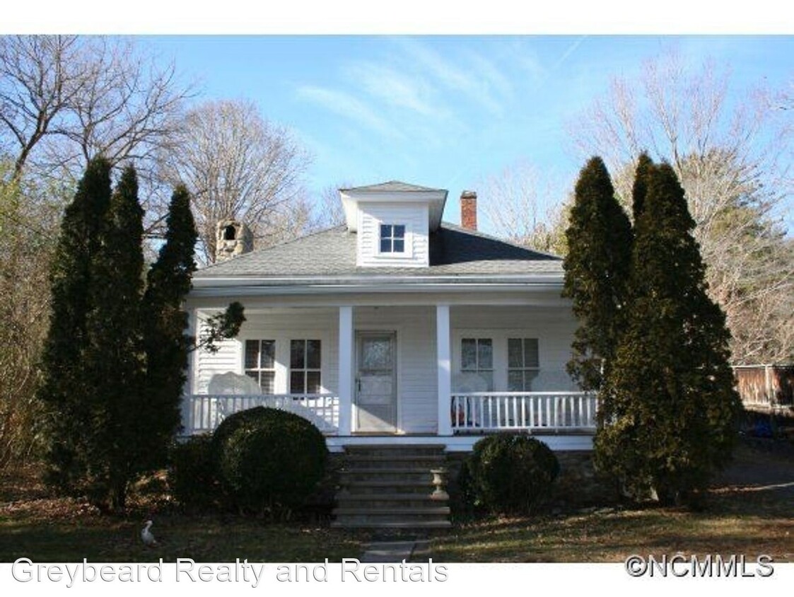 Primary Photo - 2 br, 1 bath House - 1013 Montreat Rd