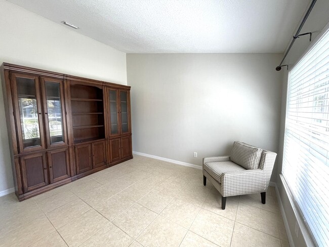 Building Photo - 1171 Tamango Dr