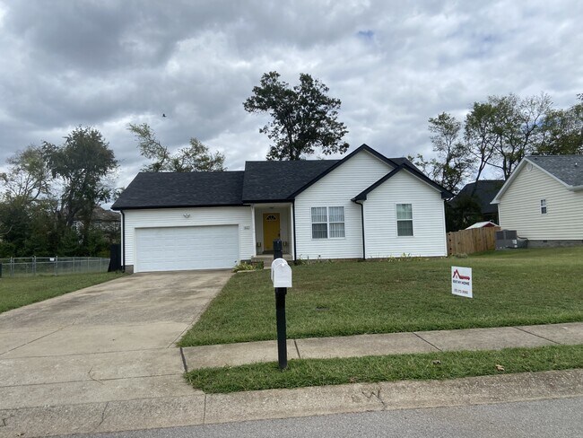 Foto del edificio - 1027 Waterford Cir