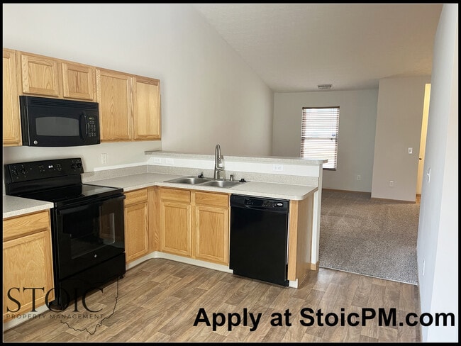 Building Photo - 2193 Rustic Ledge Dr