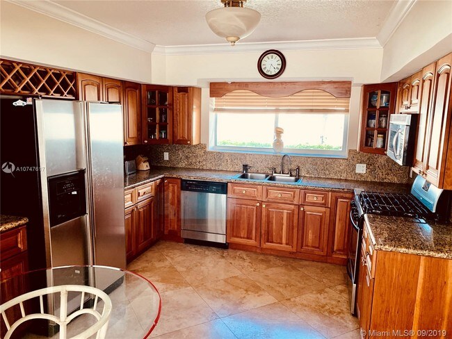 Building Photo - 1303 Biscaya Dr