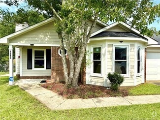 Building Photo - 1615 Winnabow Dr