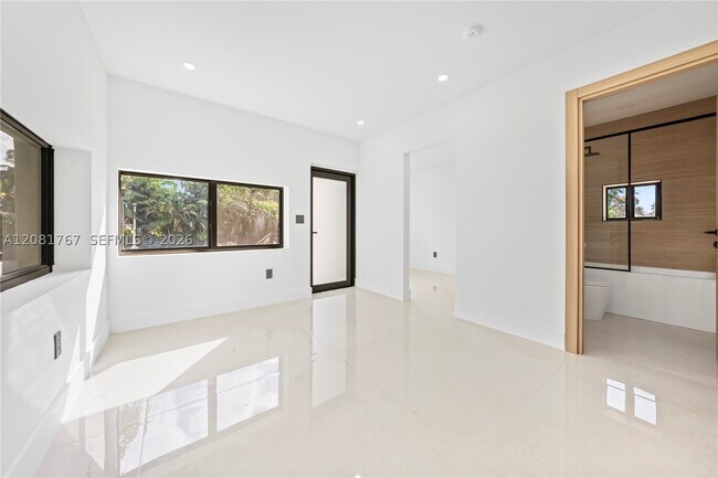 Foto del edificio - 12335 Griffing Blvd