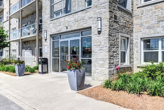 Photo du bâtiment - Harris Place Apartments