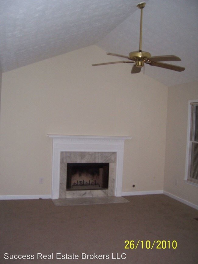 Building Photo - 158 Aztec Way SE
