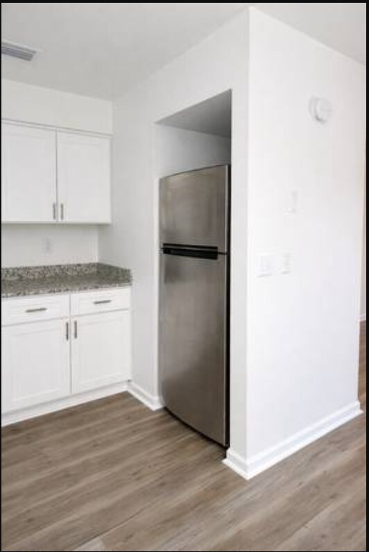 Foto del edificio - 1000 Transmitter Rd