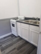 Building Photo - 14 N Central Ave