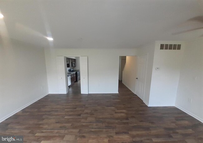 Building Photo - 10 Prestwick Square