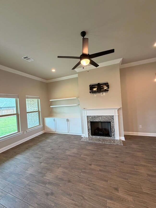 Building Photo - 421 Blanchard Lp