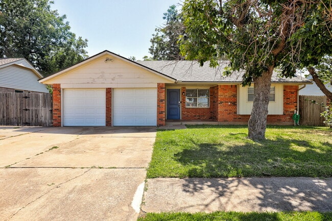 Photo - 916 S Patterson Dr (Moore, OK) House