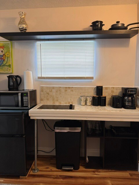 Foto del edificio - 7151 Meade St