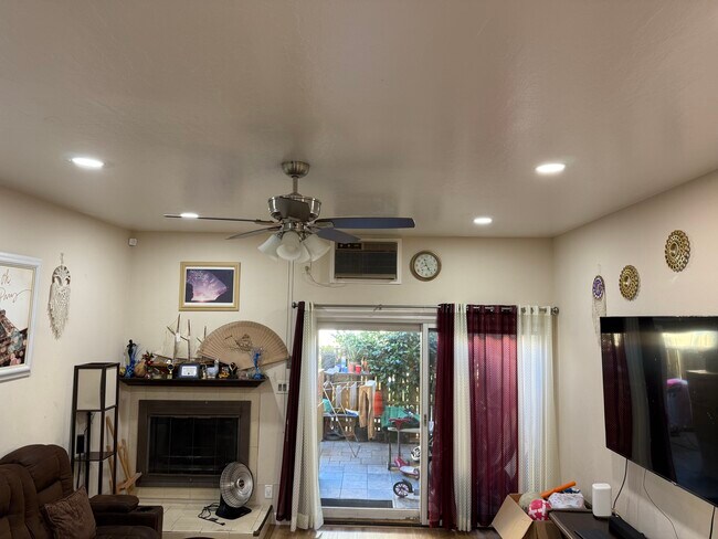 Living room - 9005 Alcosta Blvd