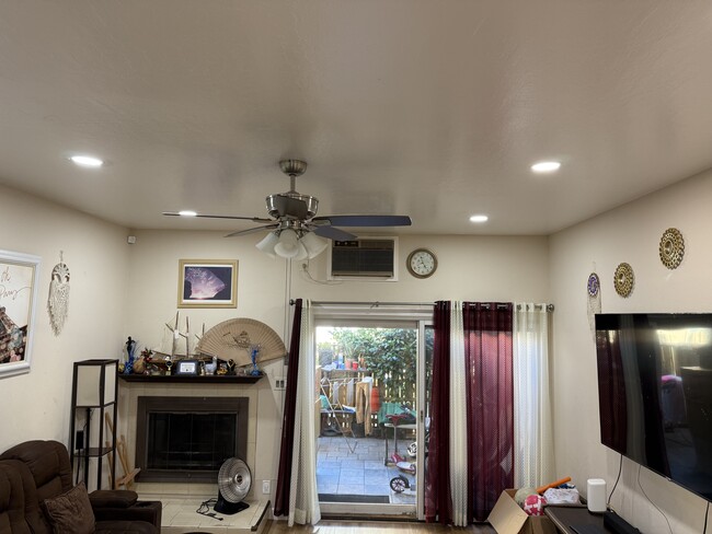 Living room - 9005 Alcosta Blvd