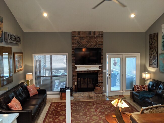 Foto del edificio - 3850 Knollcrest Dr