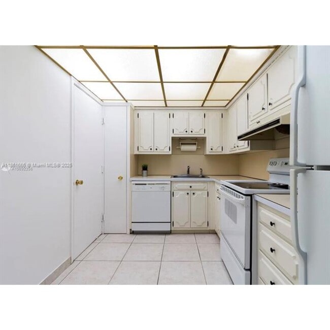 Building Photo - 1150 Madruga Ave