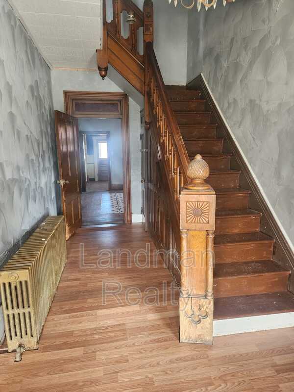 Building Photo - 516 3rd St