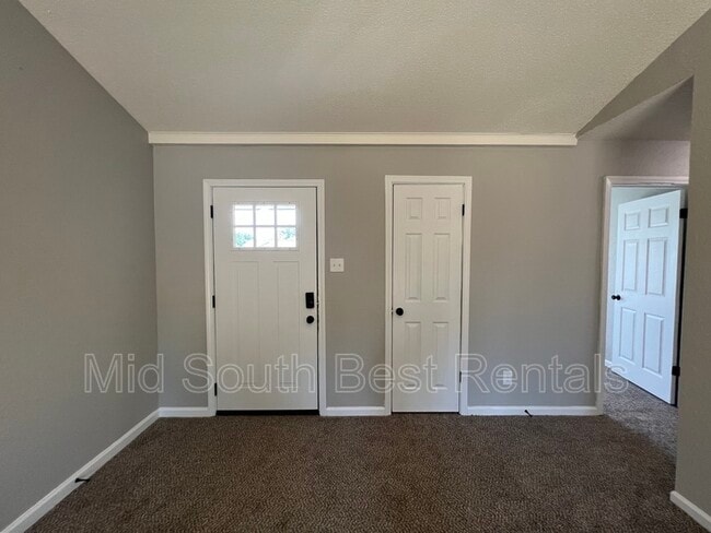 Building Photo - 3370 Burgess Dr