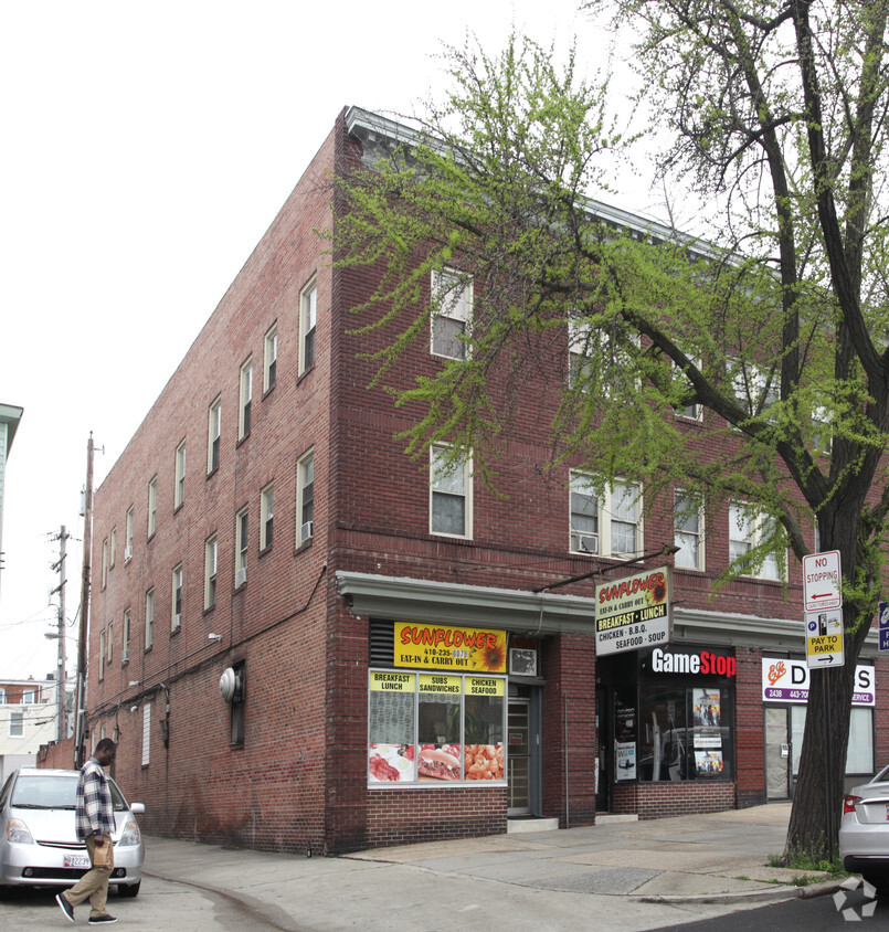 Primary Photo - 2436 N Charles St