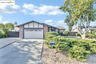 Building Photo - 817 Basalt Way