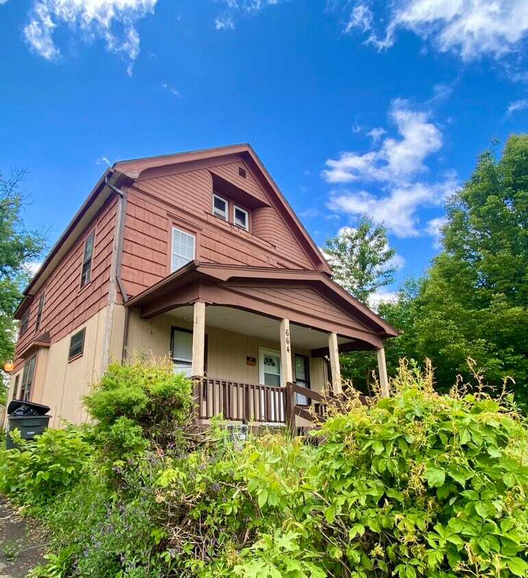 Foto principal - 664 Corley St