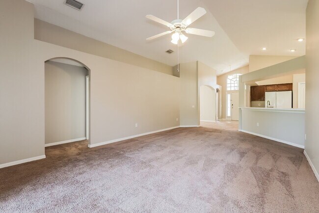Building Photo - 627 Somerstone Dr
