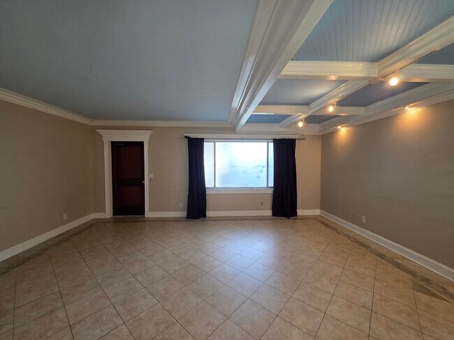 Foto del edificio - 201 S Lakeside Dr