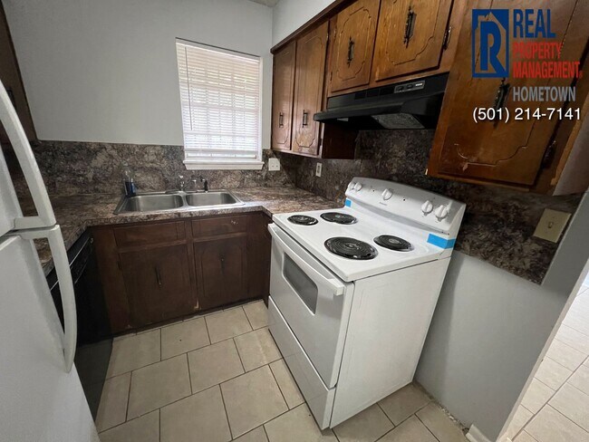 Foto del edificio - 2714 John Ashley Dr
