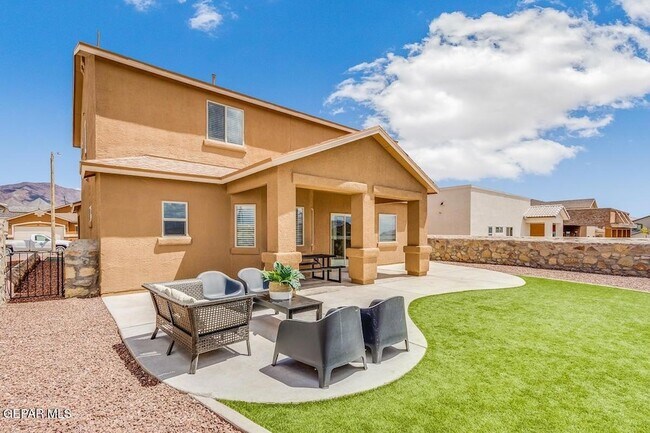 Foto del edificio - 7751 Enchanted Path Dr