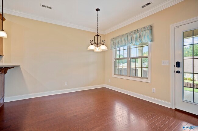 Building Photo - 293 Big Oak Ln
