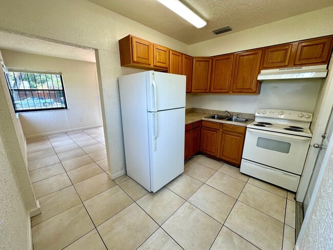 Building Photo - 405 55th St