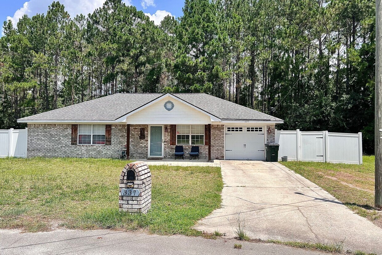 Building Photo - COMING AUGUST 2026! (Small Pets Only)