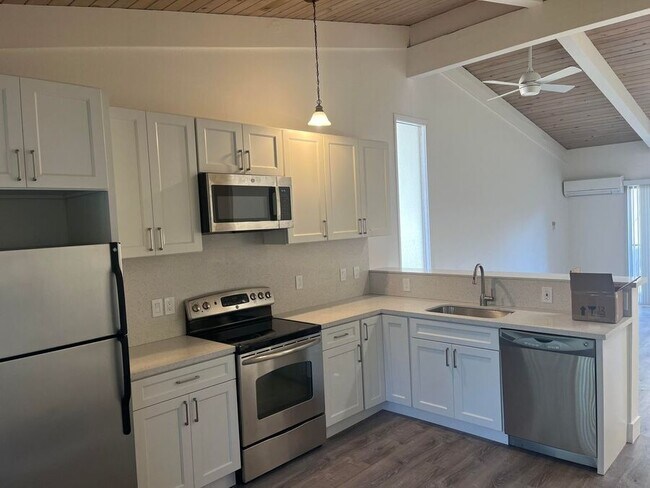 Building Photo - 241 Lafayette Cir