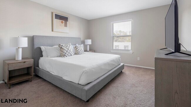 Building Photo - 3450 Manor Dr