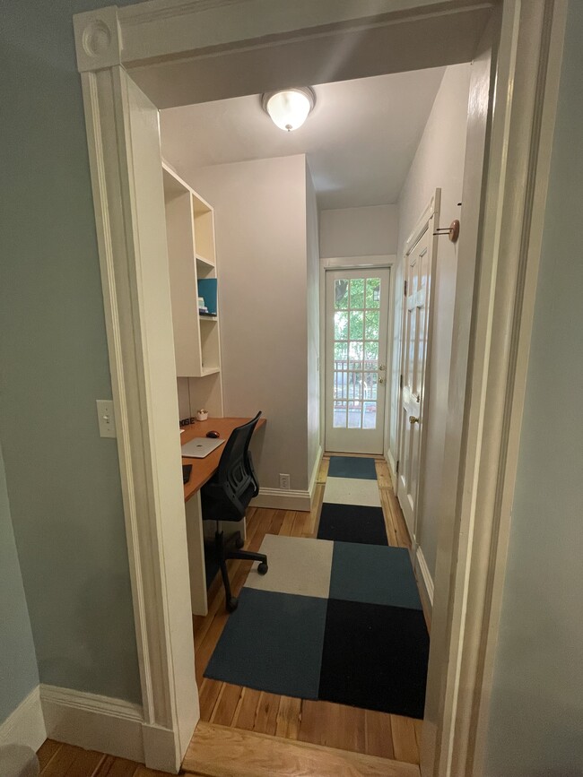 Work nook / office, w door to back deck - 161 Raymond St