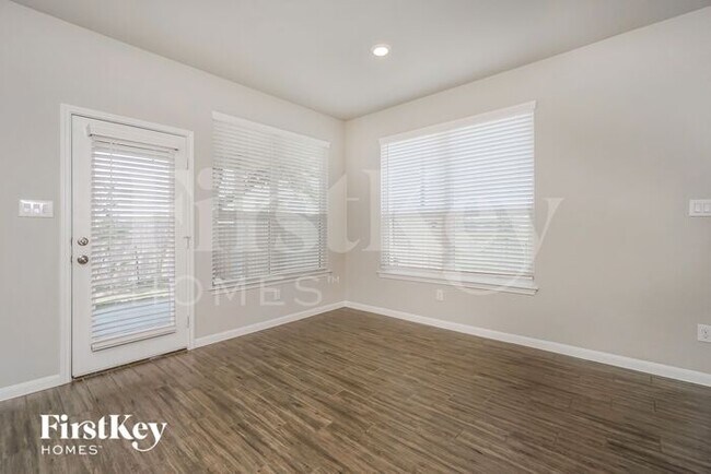 Building Photo - 9231 Fullerton Way