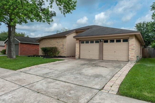 Building Photo - 2318 Colonial Ridge Dr